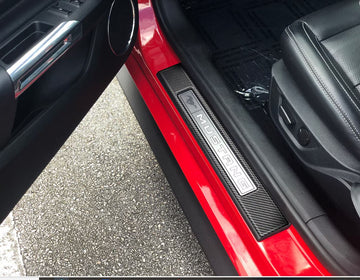 MUSTANG 2024 CARBON FIBER LOOK DOOR SILL PLATES